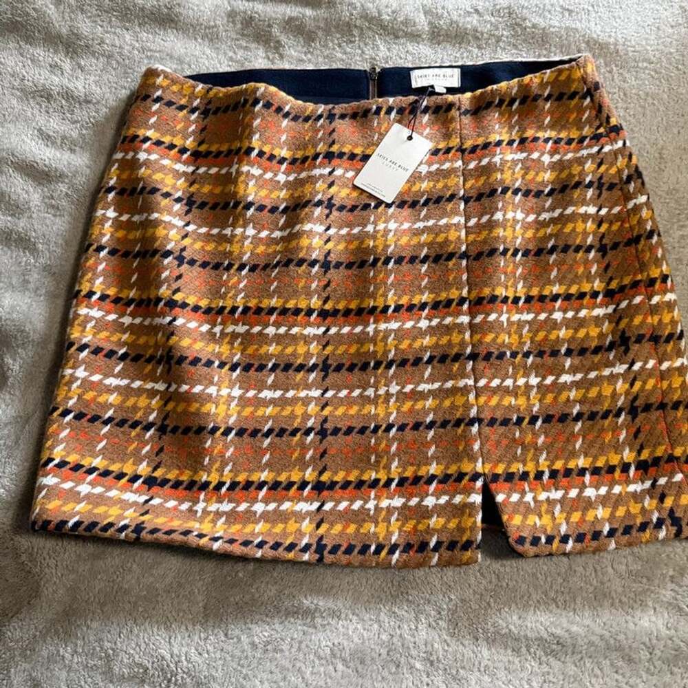 NWT Skies Are Blue Curvy Skirt